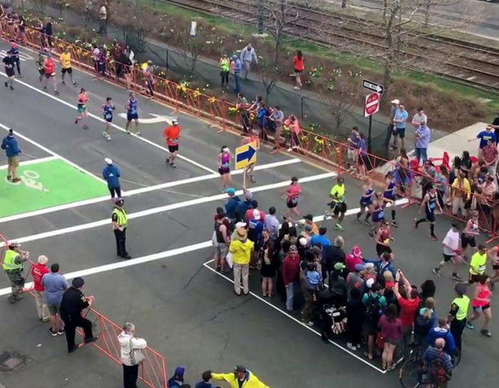 How They Let Crowds Cross During The Boston Marathon.