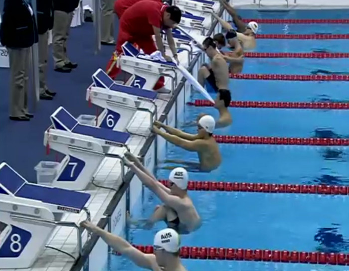 Paralympic swimmer with no arms wins the 100m backstroke and sets a