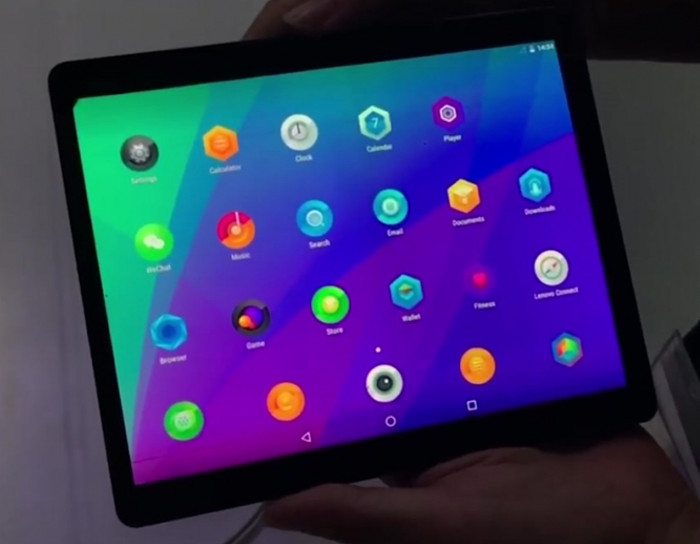 phone that folds into tablet